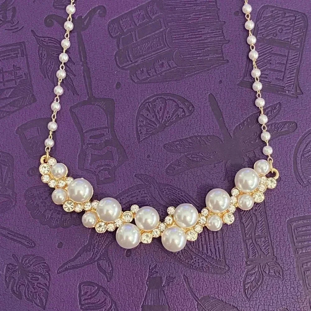 Beautiful Formal Pearl Sparkling Bib Necklace NEW